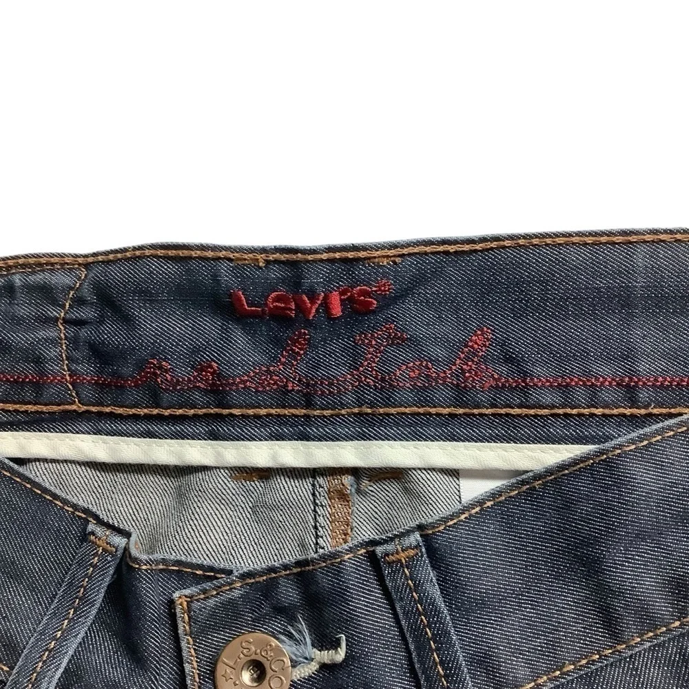 Levi’s 562 Men’s Red Tab Boot Cut Fit Blue Jeans Size 32 / 28